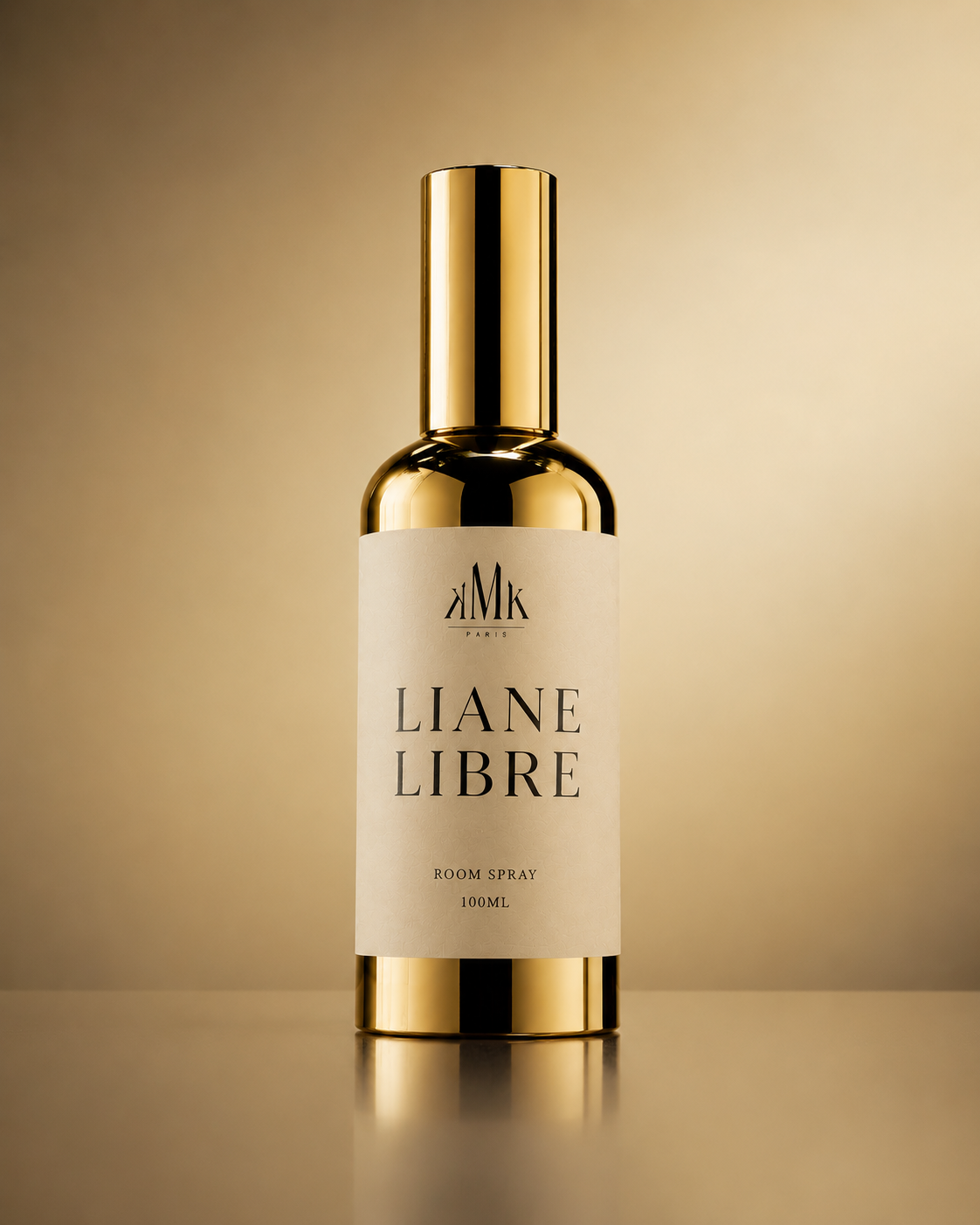 Room spray LIANE LIBRE sur fond ivoire doré avec reflet